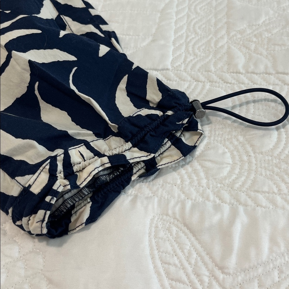 Democracy Capri - image 3